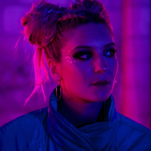 Isia Marie - Dans la tête des filles