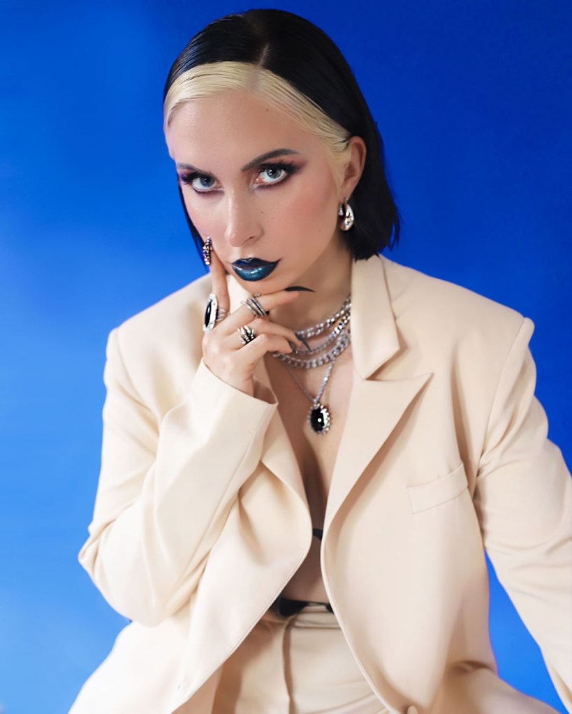 Nina Rossell, Idées Noires