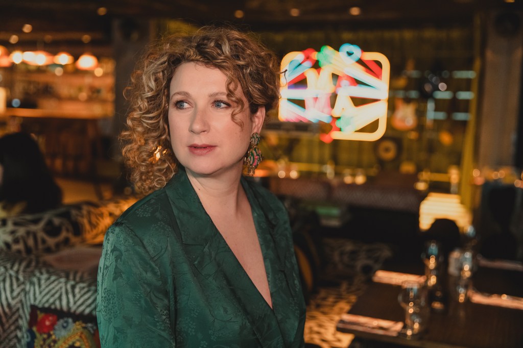 Sophie Darly, Slow Down Fast