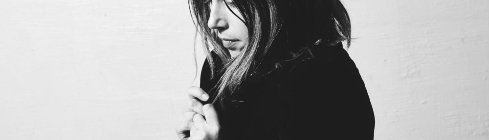 Marie Espinosa - La Pleureuse @Yann Orhan