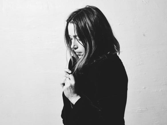 Marie Espinosa - La Pleureuse @Yann Orhan